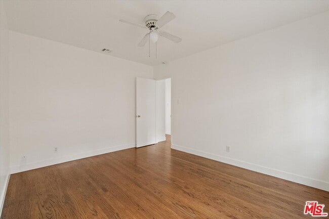 Building Photo - 821 Laveta Terrace