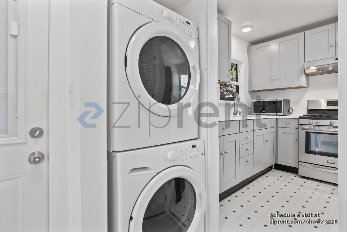 Building Photo - 928 60th St