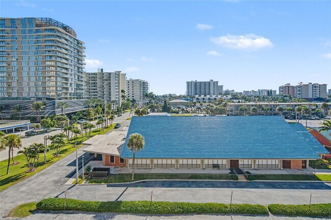 Building Photo - 801 N Ocean Blvd