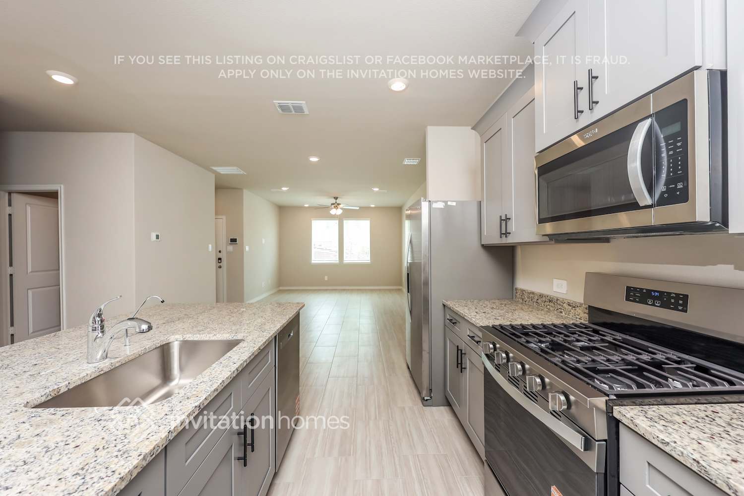 Building Photo - 7175 Blue Jay Way