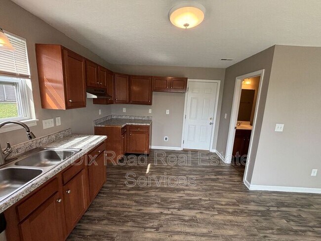 Building Photo - 209 Wexford Dr