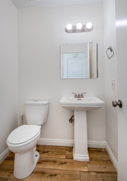 Building Photo - 2064 S June Pl