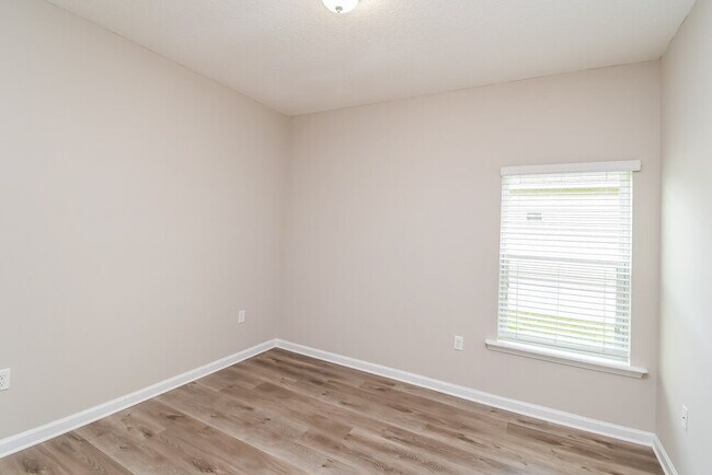 Building Photo - 15658 Spotted Saddle Cir