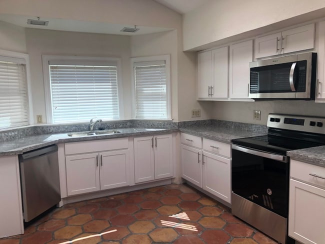 Building Photo - 6445 E Wildcat Dr