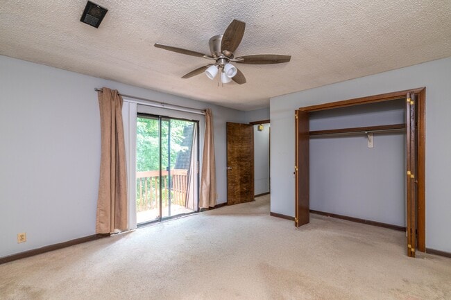 Building Photo - 9124 Woodpark Ln NW