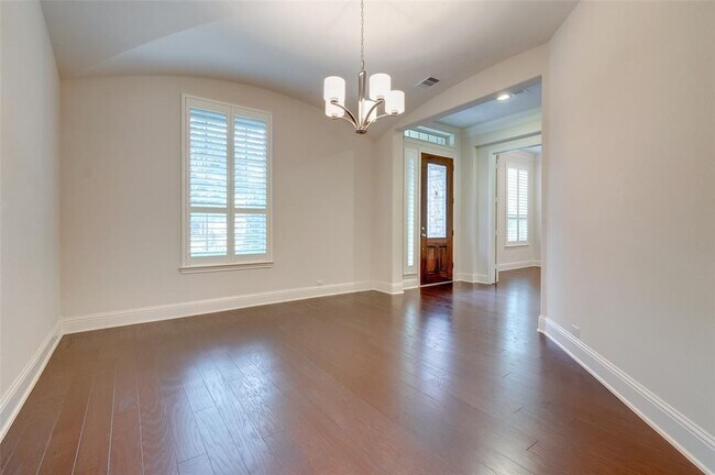 Building Photo - 10307 Latta Creek Dr