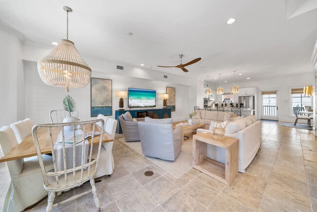 Building Photo - 49 Pleasant St