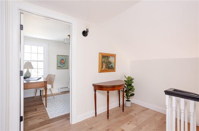 Building Photo - 4 Gladding Ct