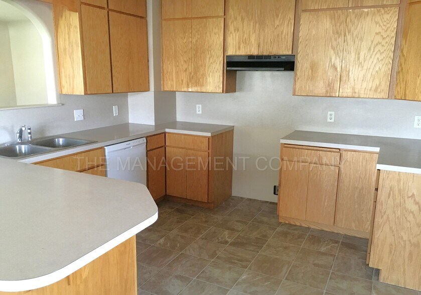 Building Photo - 2395 E 3000 N