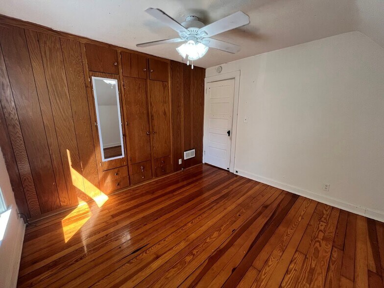 Building Photo - 1119 Emerald St