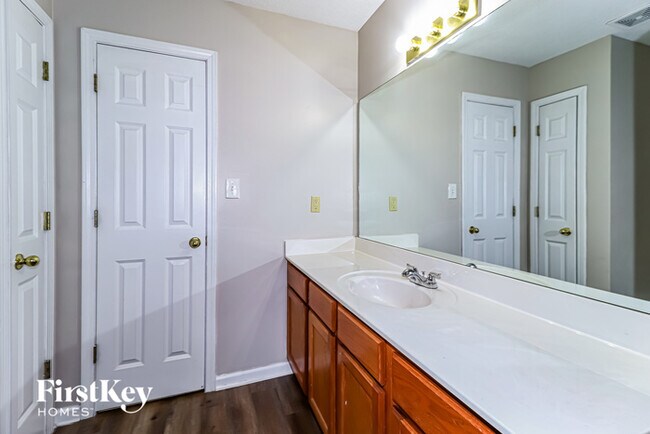 Building Photo - 4643 Blue River Cove