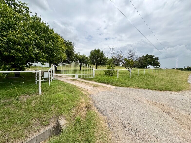 Primary Photo - 3166 S FM 730
