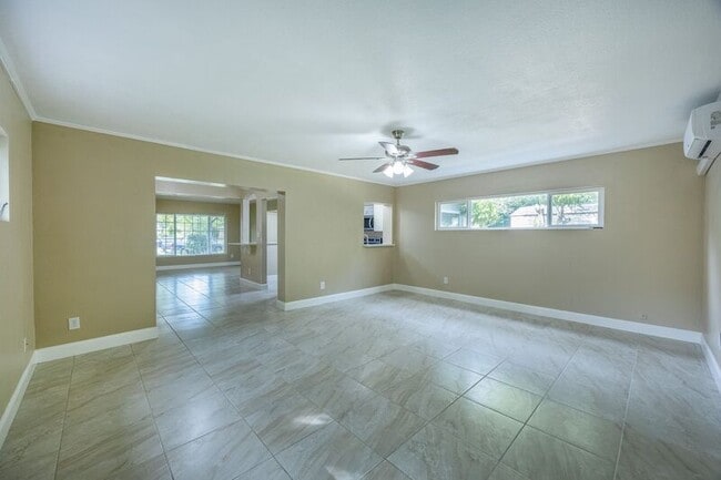 Building Photo - 1436 Tangerine Ct