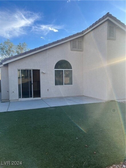Building Photo - 5858 Sierra Medina Ave