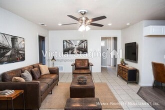 Building Photo - 924 Adrian St