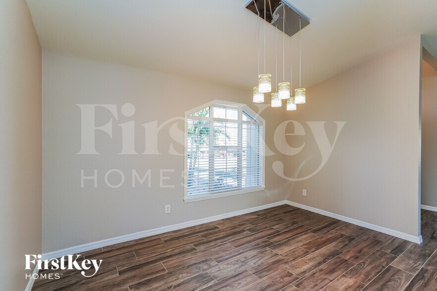 Building Photo - 1821 NW 23rd Ave