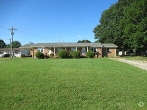 Building Photo - For Rent in the North Lincoln School Distr...