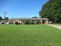 Building Photo - For Rent in the North Lincoln School Distr...