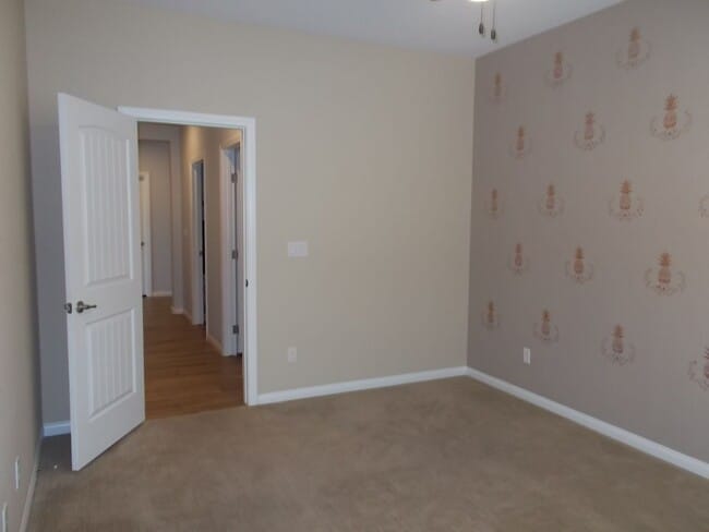 Building Photo - 1401 Cattail Falls St