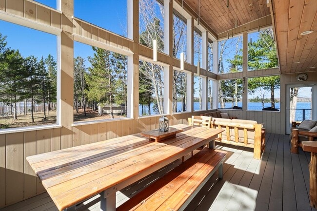 Building Photo - 6697 Carola Dr