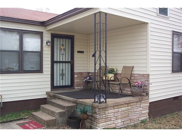 Front porch - 1439 N Olympia Ave