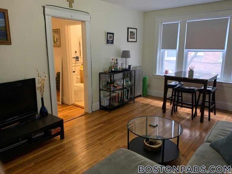 Building Photo - 88 Washington St