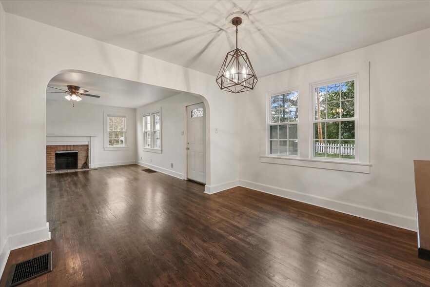 Building Photo - 3232 Fairmont Blvd