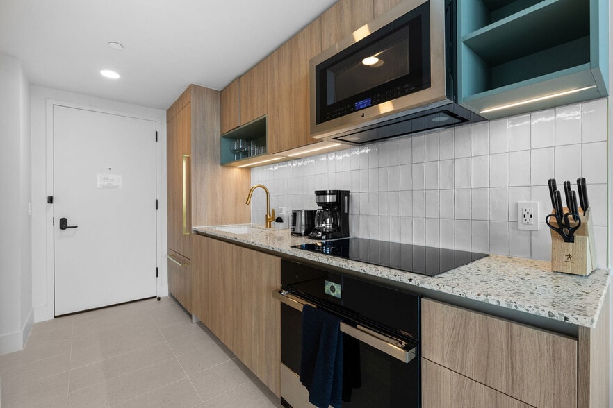 Building Photo - 159 NE 6th St