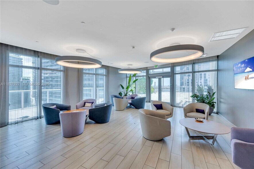 Building Photo - 1100 S Miami Ave