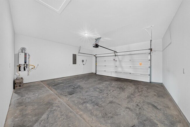 Building Photo - 2803 Sweet Honey Ln