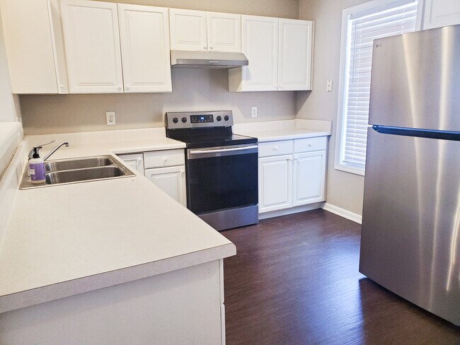 Building Photo - 912 Savin Landing