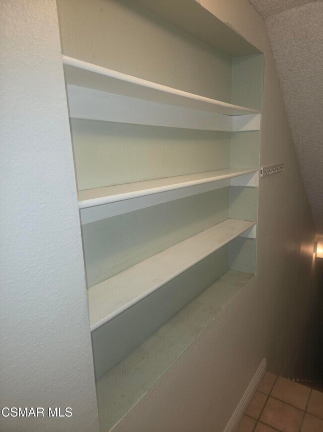 Building Photo - 13901 Olive View Ln