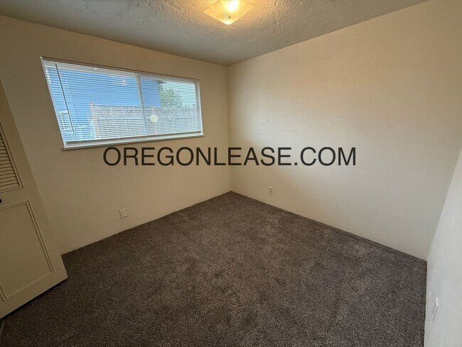 Building Photo - 1754 Rainbow Loop