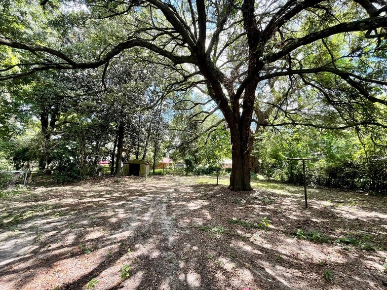 Back Yard - 2665 Orchid Ave