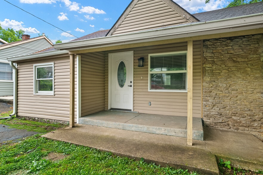 Building Photo - 1425 Stainback Ave