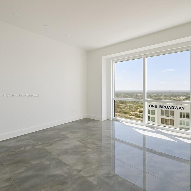 Building Photo - 1425 Brickell Ave