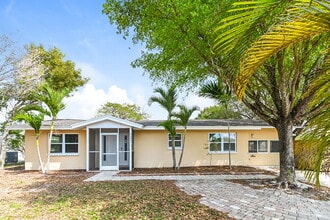 Building Photo - 5595 Sunrise Dr
