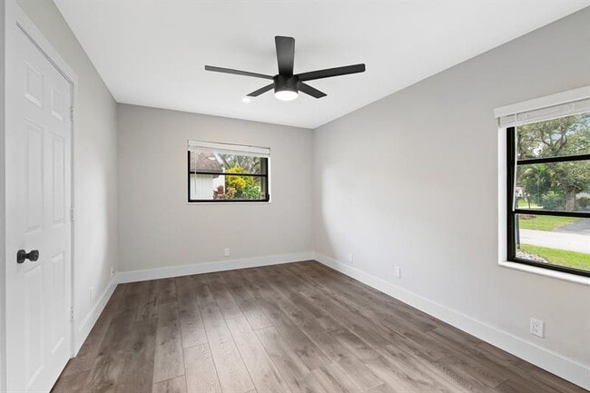 Building Photo - 3701 Arelia Dr