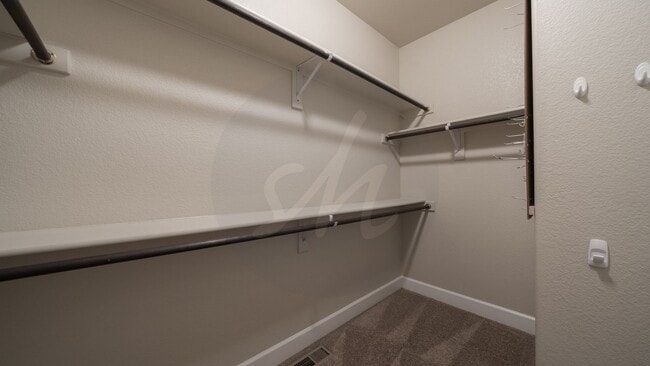 Building Photo - Stunning 4 Bedroom Patio Home in Flying Horse