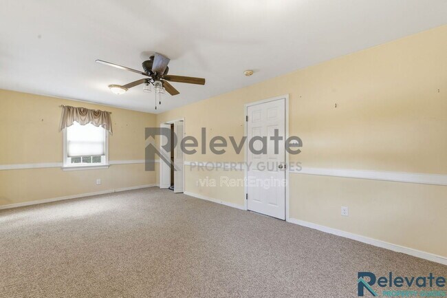 Building Photo - 8903 Freestone Ave