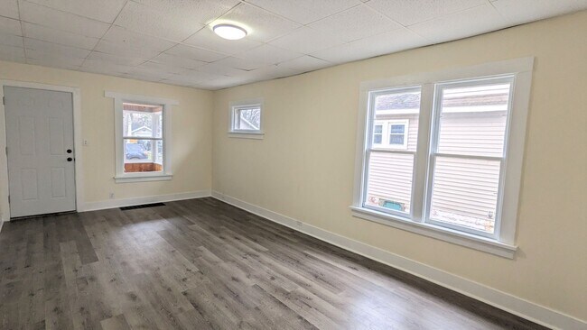 Building Photo - 1149 Fleming Ave