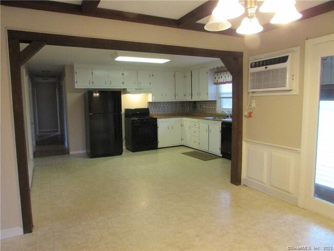 Building Photo - 235 Shaker Rd