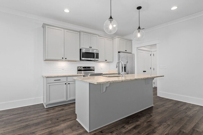 Building Photo - Lee Street B3