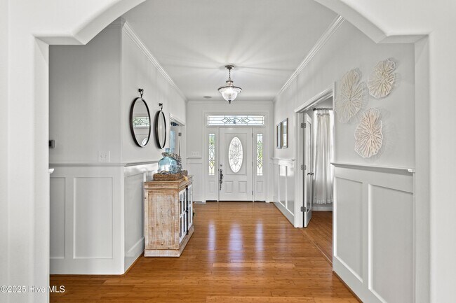 Building Photo - 112 Cherry Grove Dr