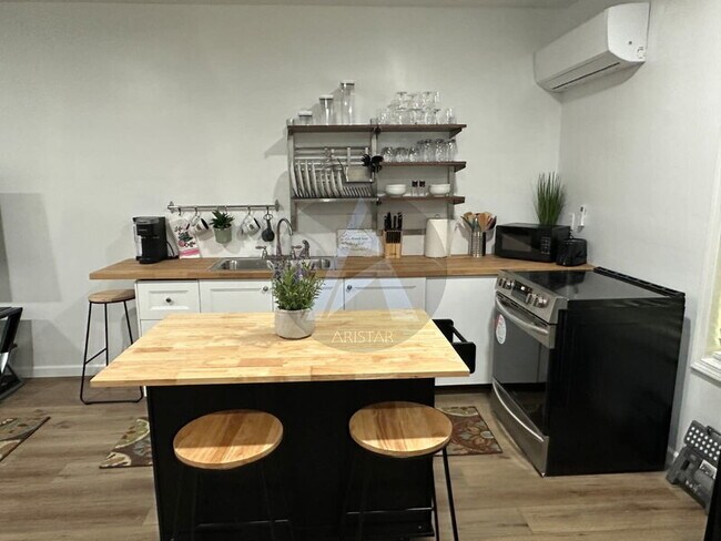 Building Photo - 4433 Coopers Creek Dr SE