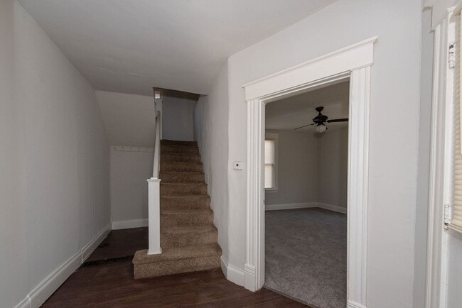 Building Photo - Cute 3Bed 1 Bath on Cul De Sac in College ...