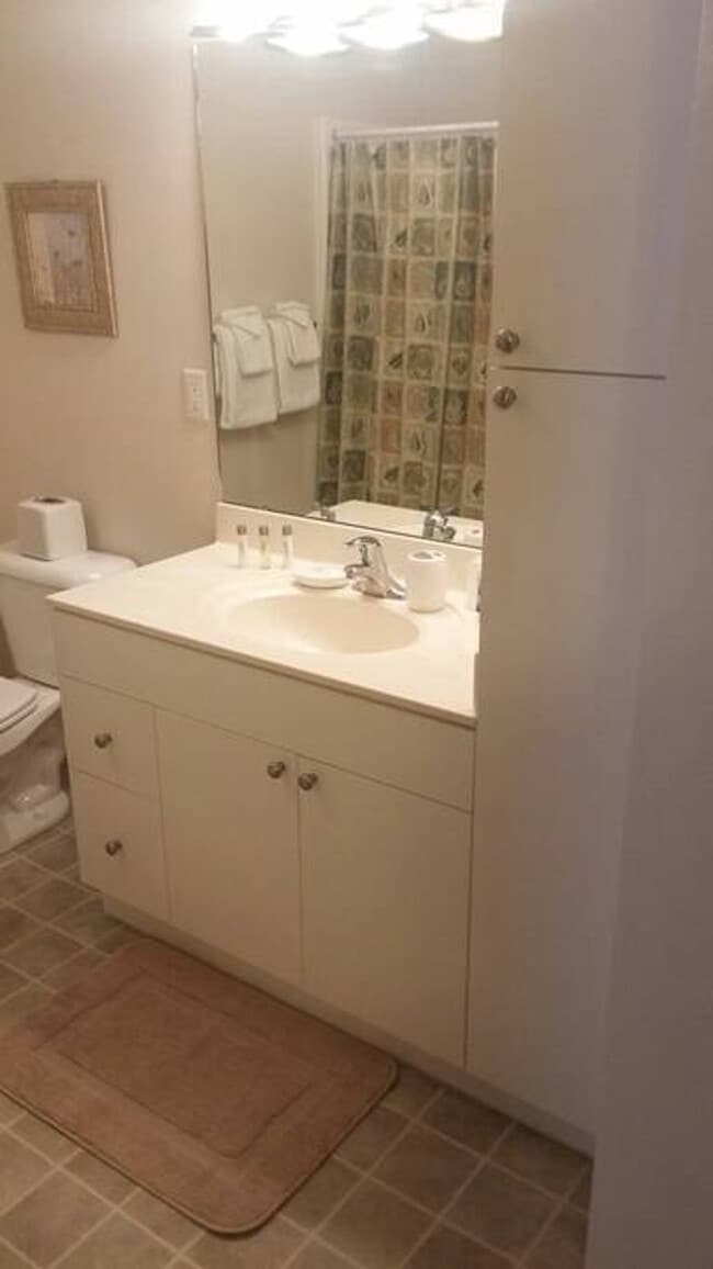 Building Photo - 501 Plaza Dr