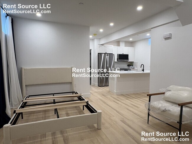 Building Photo - 52 Cotting St