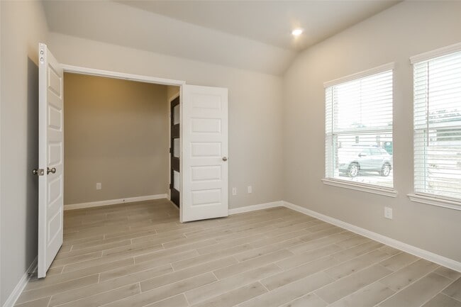 Building Photo - 610 Ellwood Terrace Ln