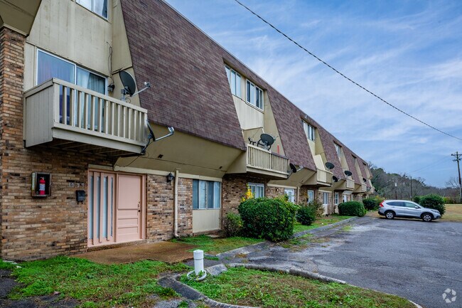 Building Photo - Castlewood Condominiums